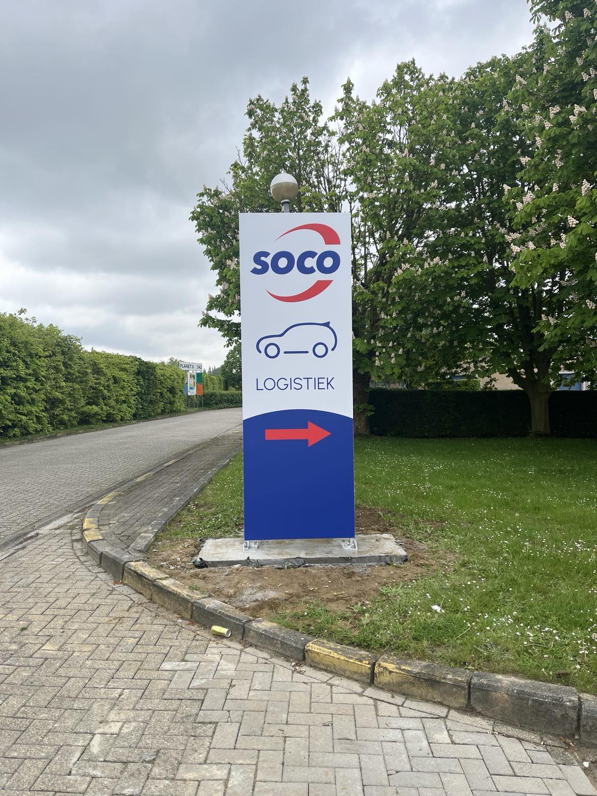 Totem extérieur Soco