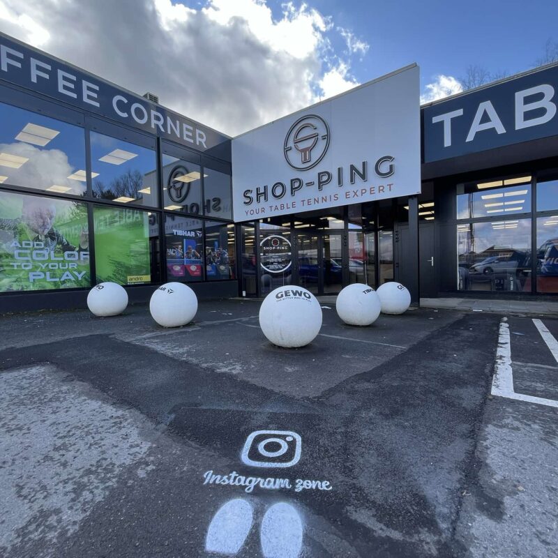 Enseigne publicitaire pour le magasin Shop-Ping